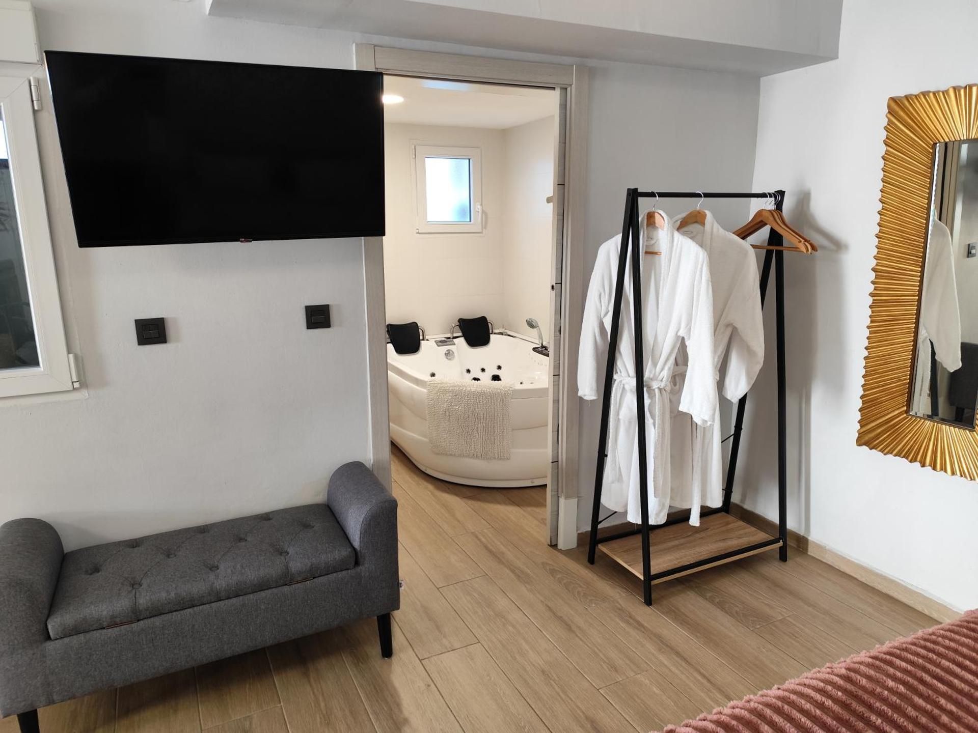 Deluxe Suite with Spa Bath