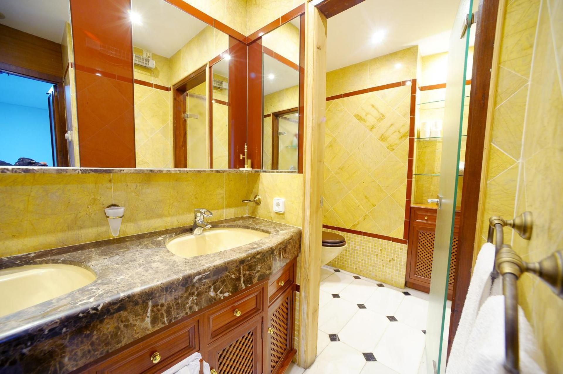 Double Room with Private Bathroom