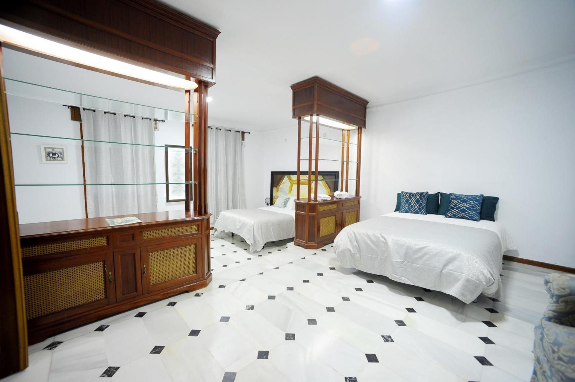 Family Room with External Private Bathroom