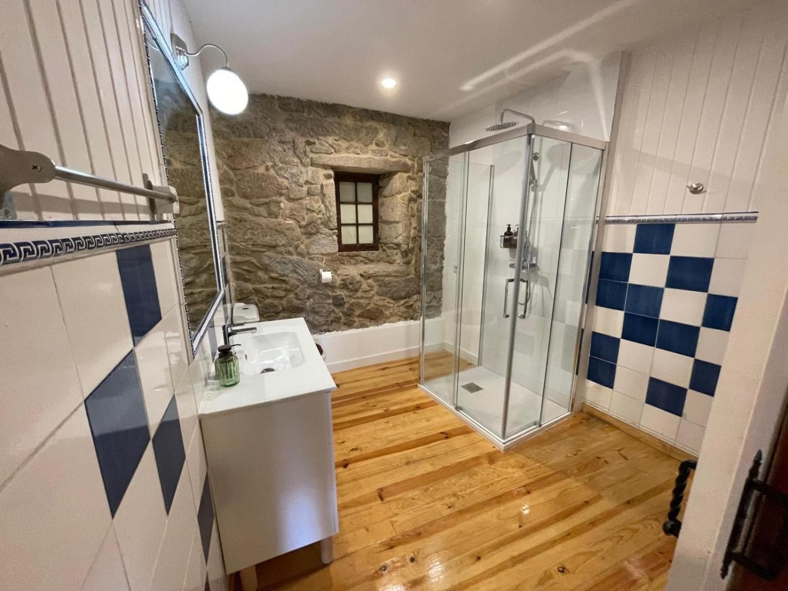 Two-Bedroom Deluxe Apartment with Balcony
