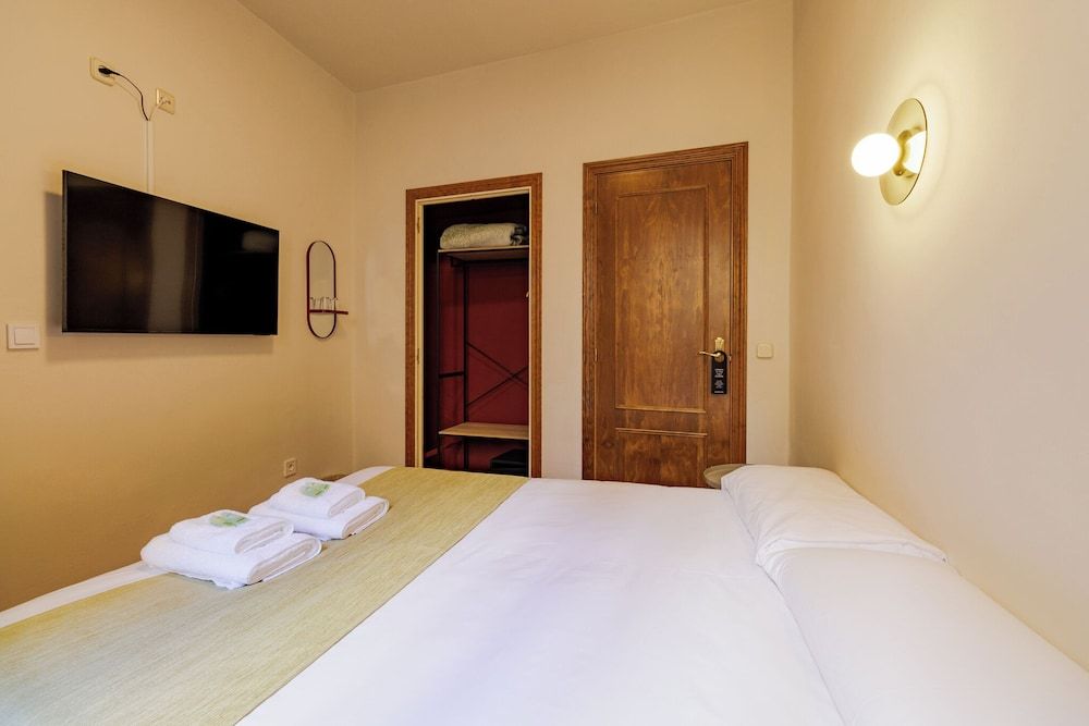 HOTEL BEDMATES Comfort Single Room 2