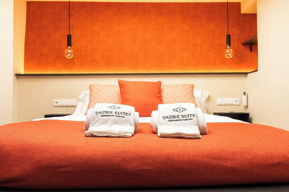 Qazris Suites Studio, 1 Queen Bed with Sofa bed, Private Bathroom, City View 3