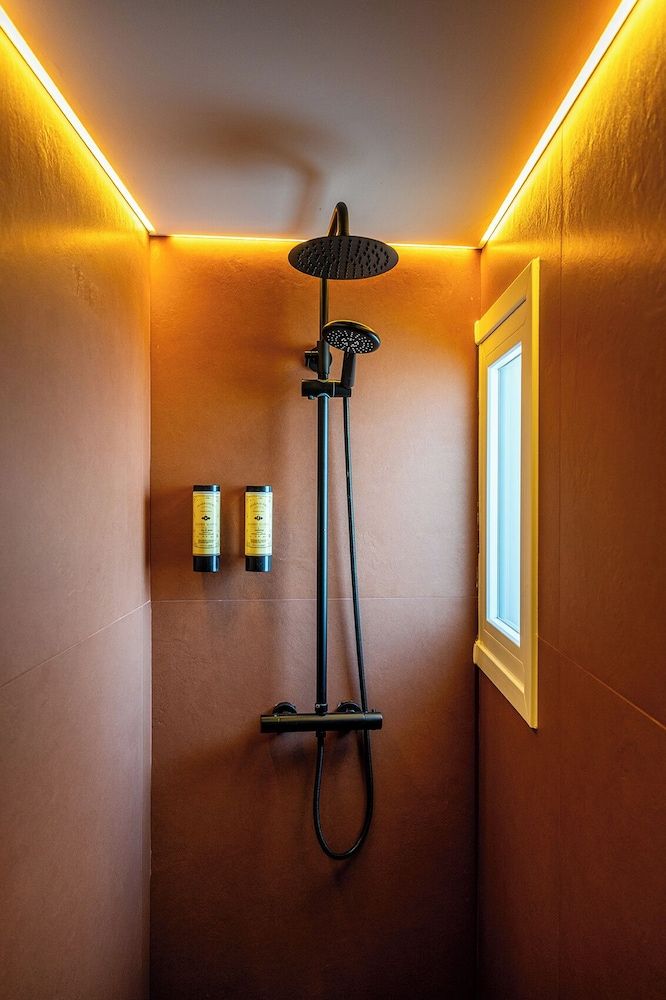 Qazris Suites Studio, 1 Queen Bed with Sofa bed, Private Bathroom, City View 6