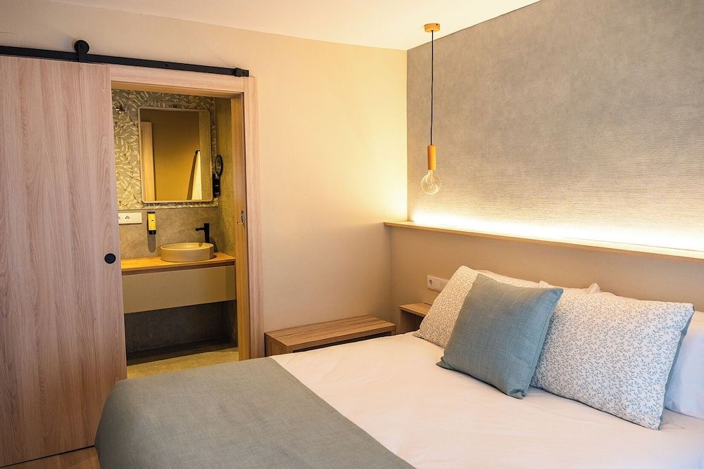 Qazris Suites Apartment, 1 Bedroom, Balcony, City View