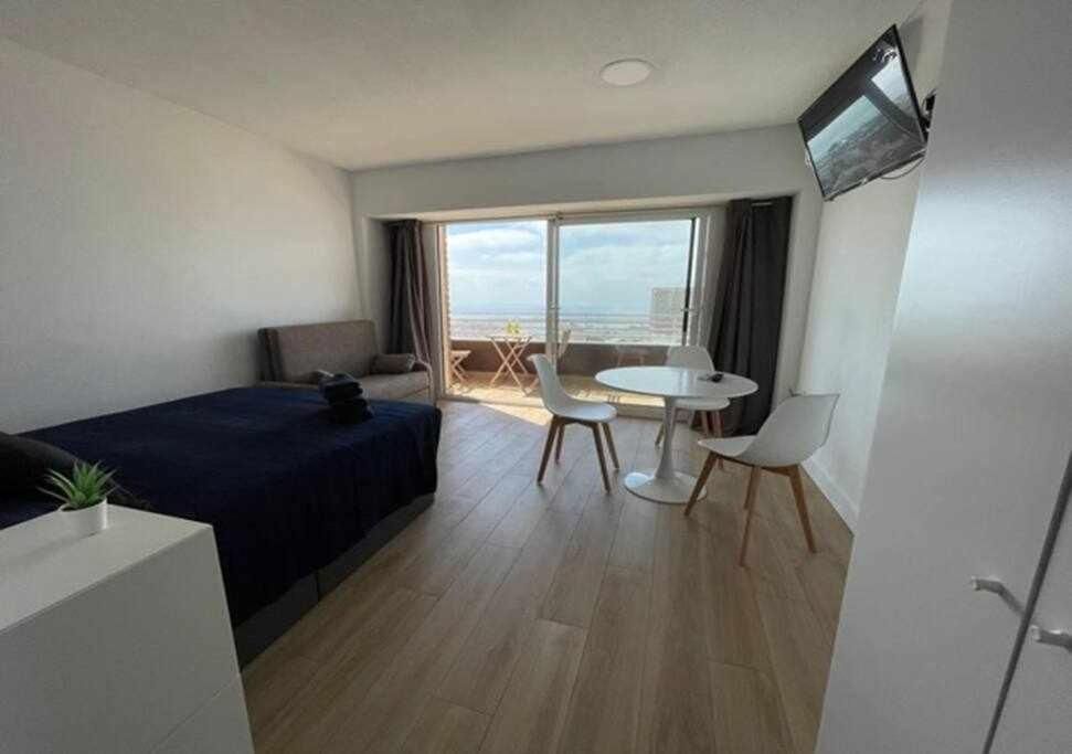 Studio with Sea View