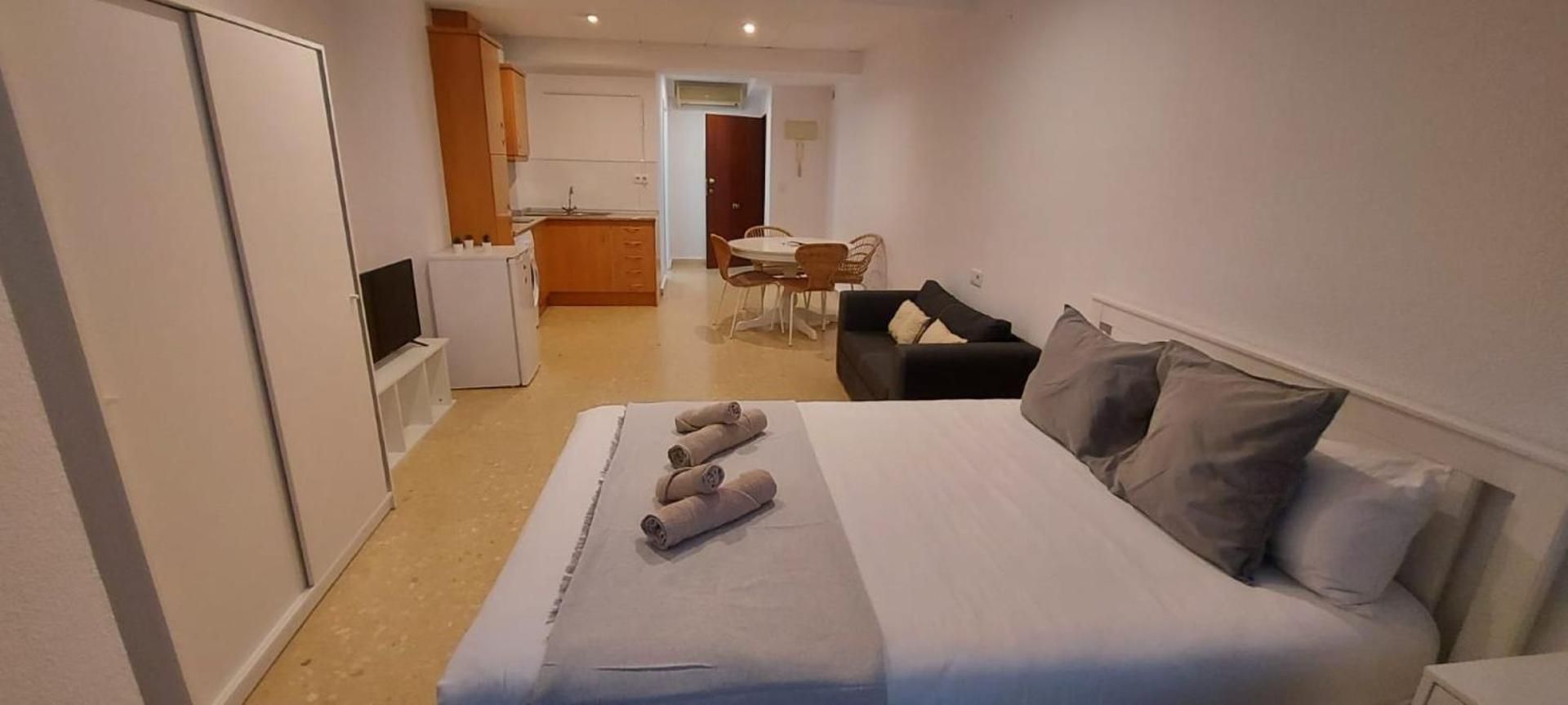 One-Bedroom Deluxe Apartment