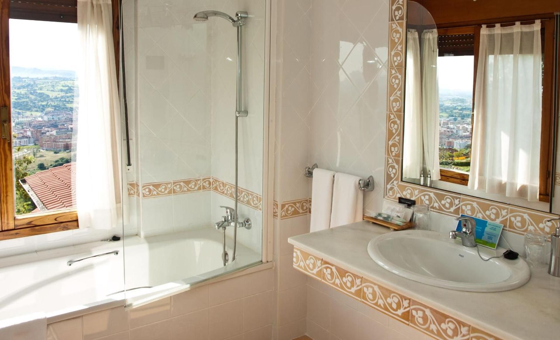 Hotel Casa Camila Habitacion Doble-Superior-Baño privado con hidromasaje 3