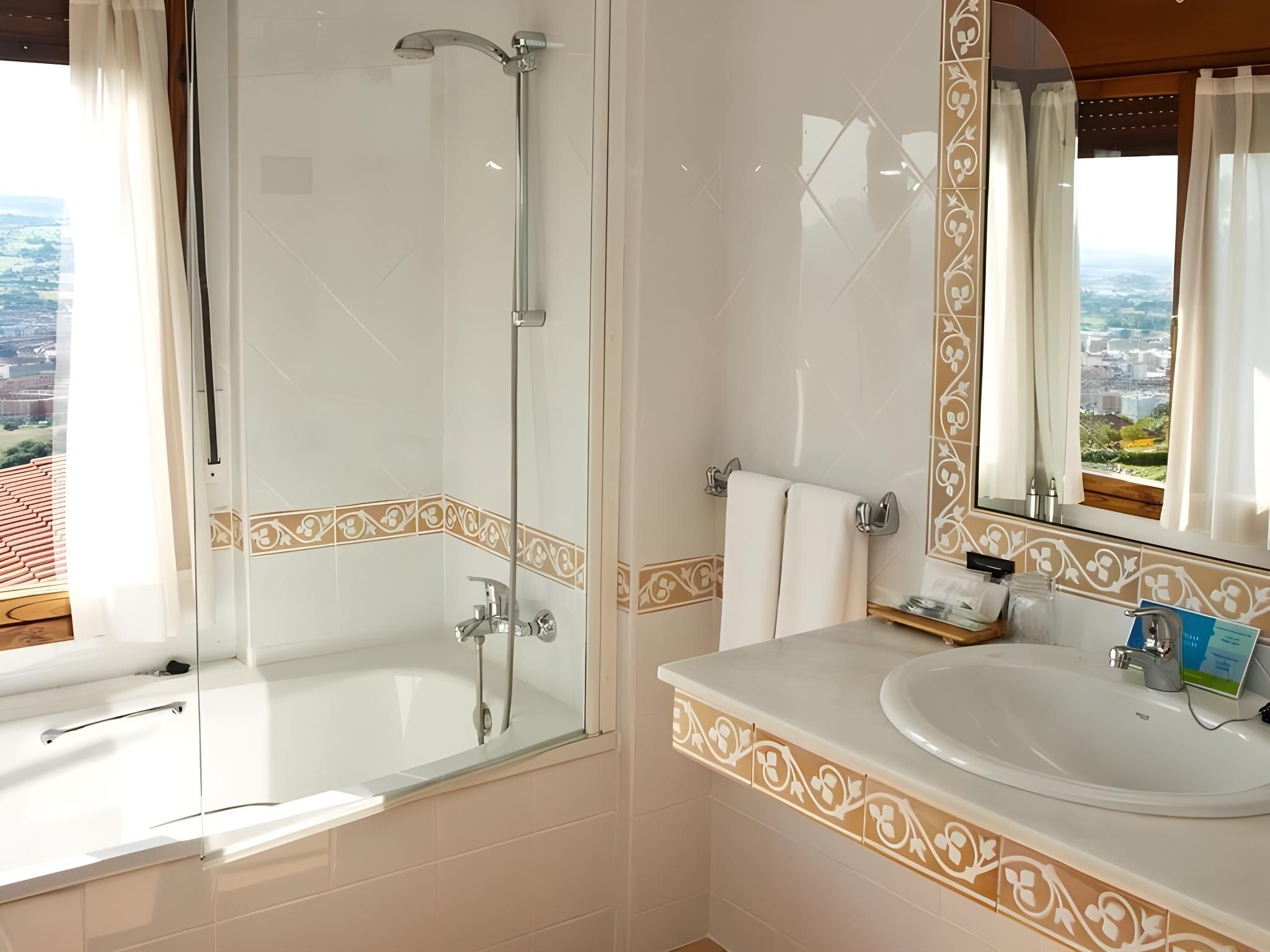 Hotel Casa Camila Habitacion Doble-Estándar-Baño privado con bañera-Opcion Triple 2