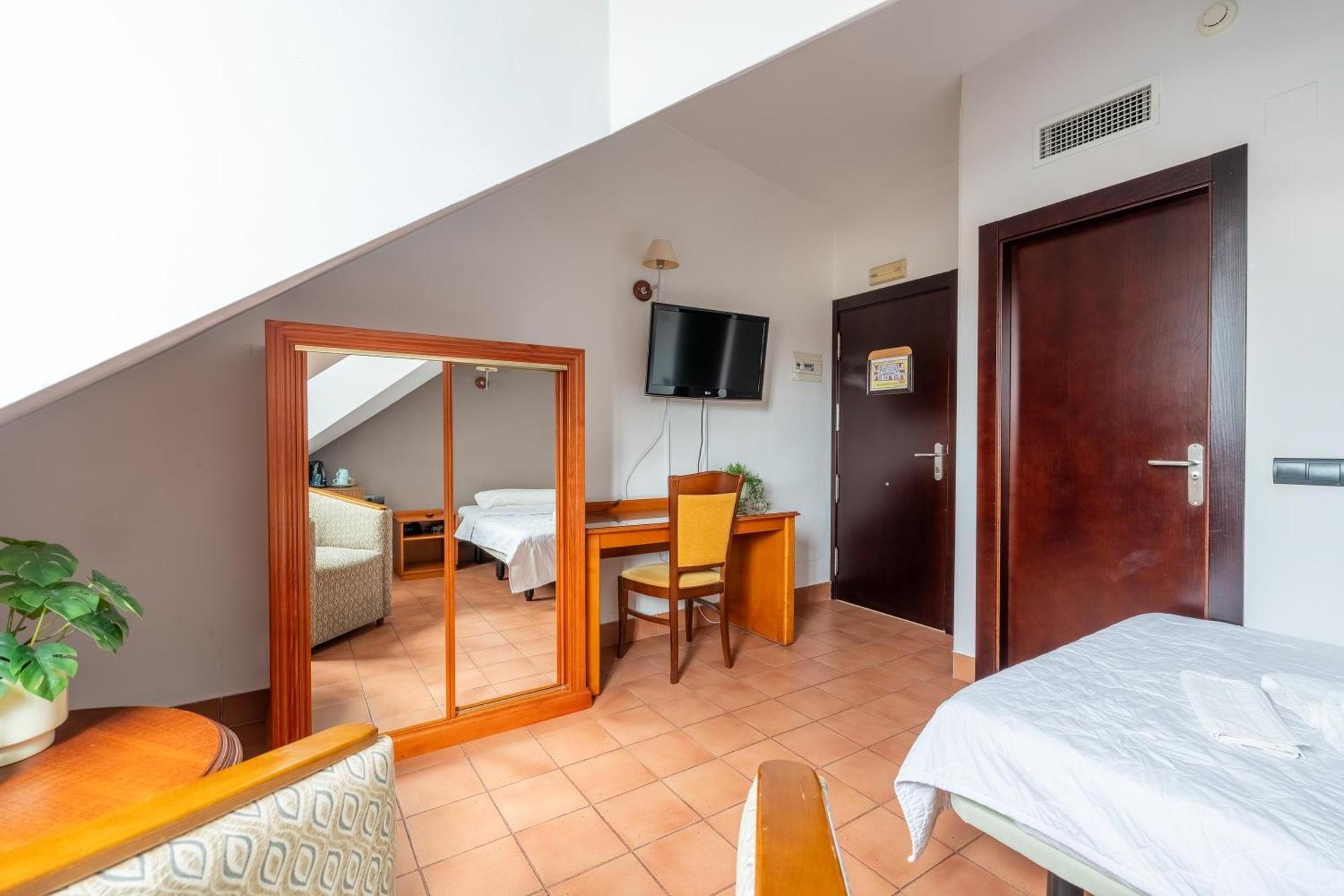 Single Room With Private Bathroom