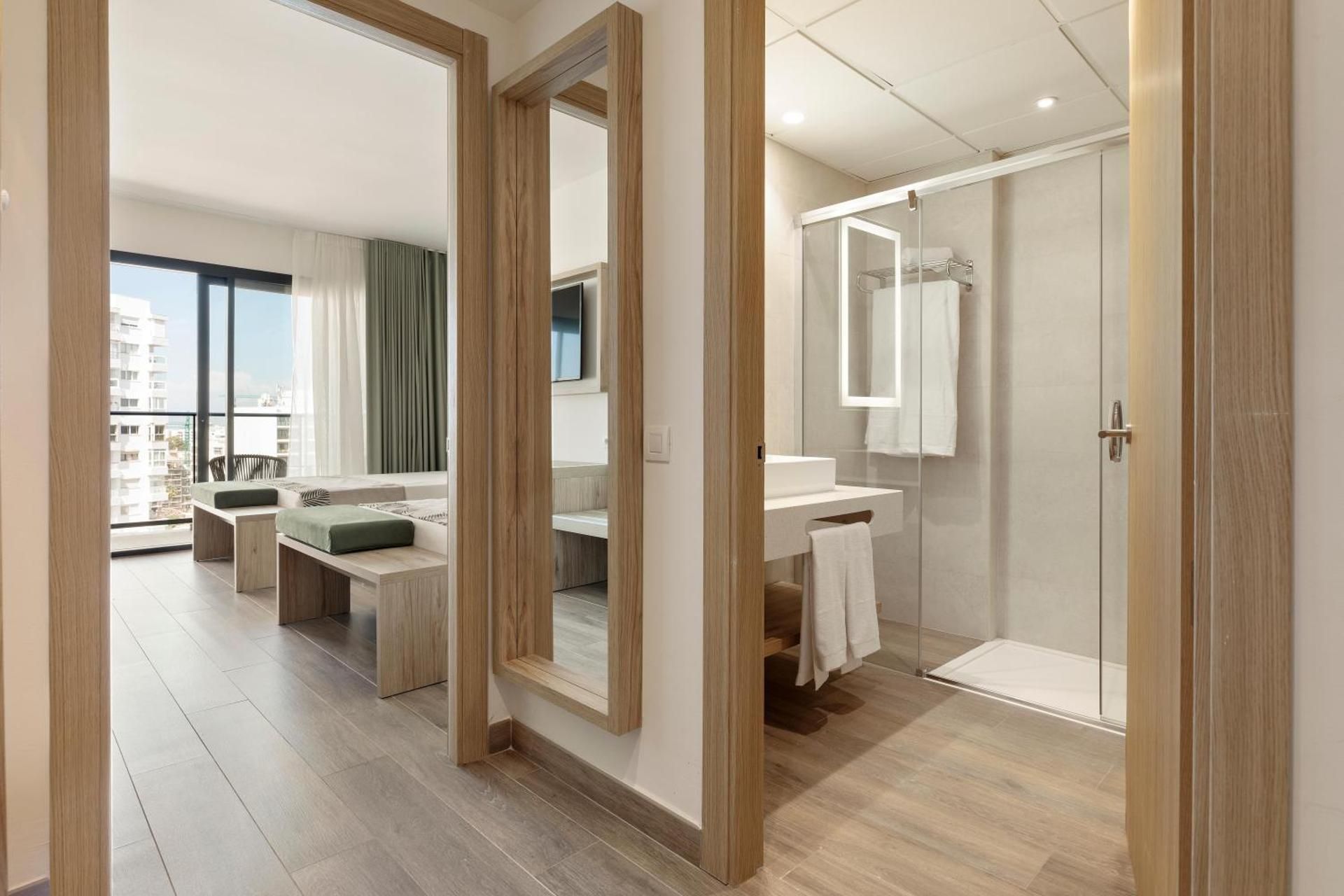 Standard Double Room ( 3 Adults )