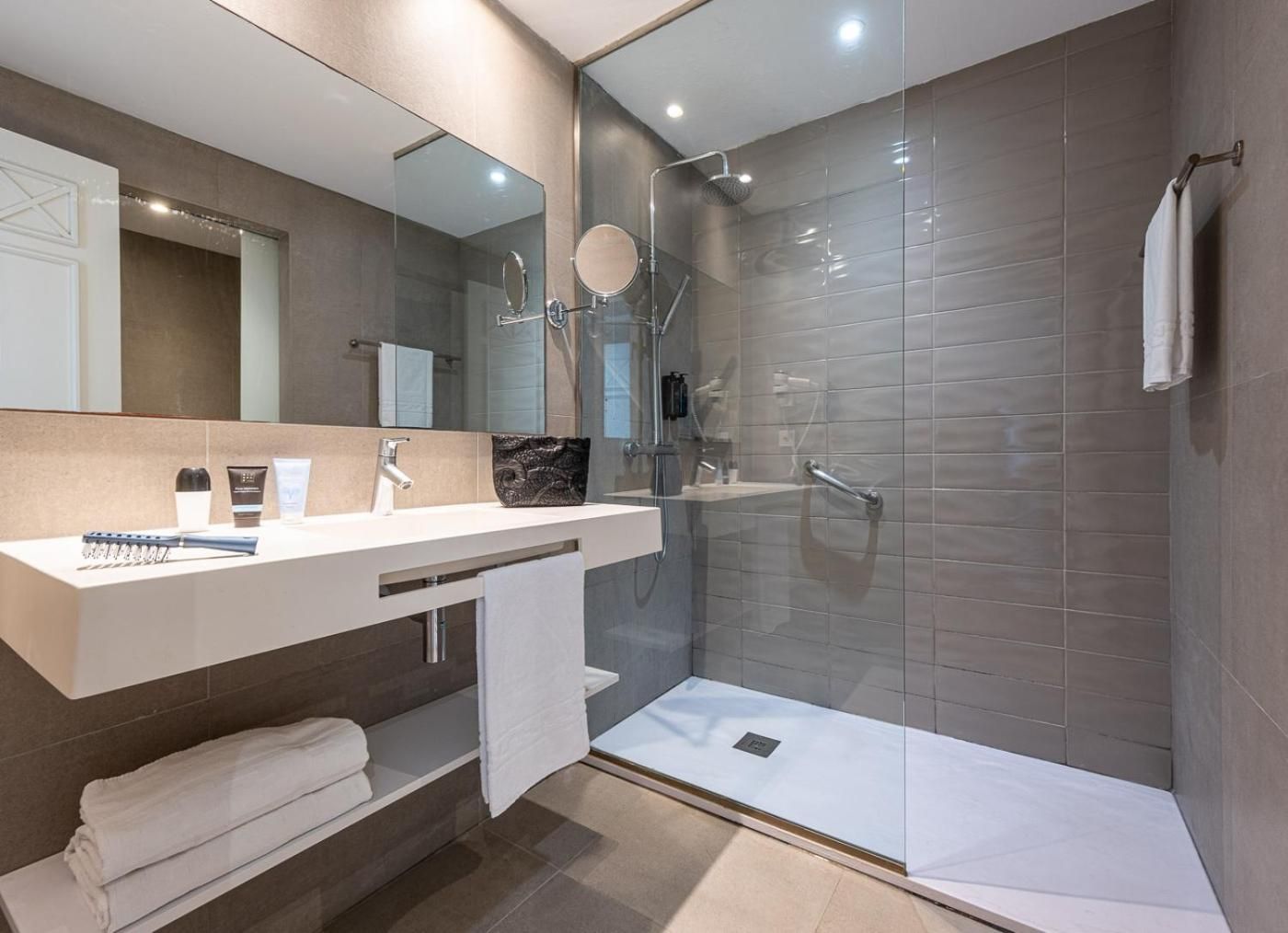 Double Room with Sea View (1 Adult)