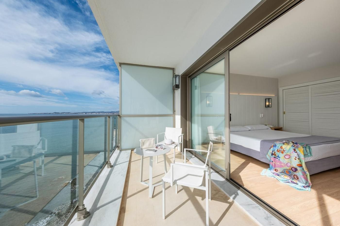 Suite with Sea View (3 Adults)