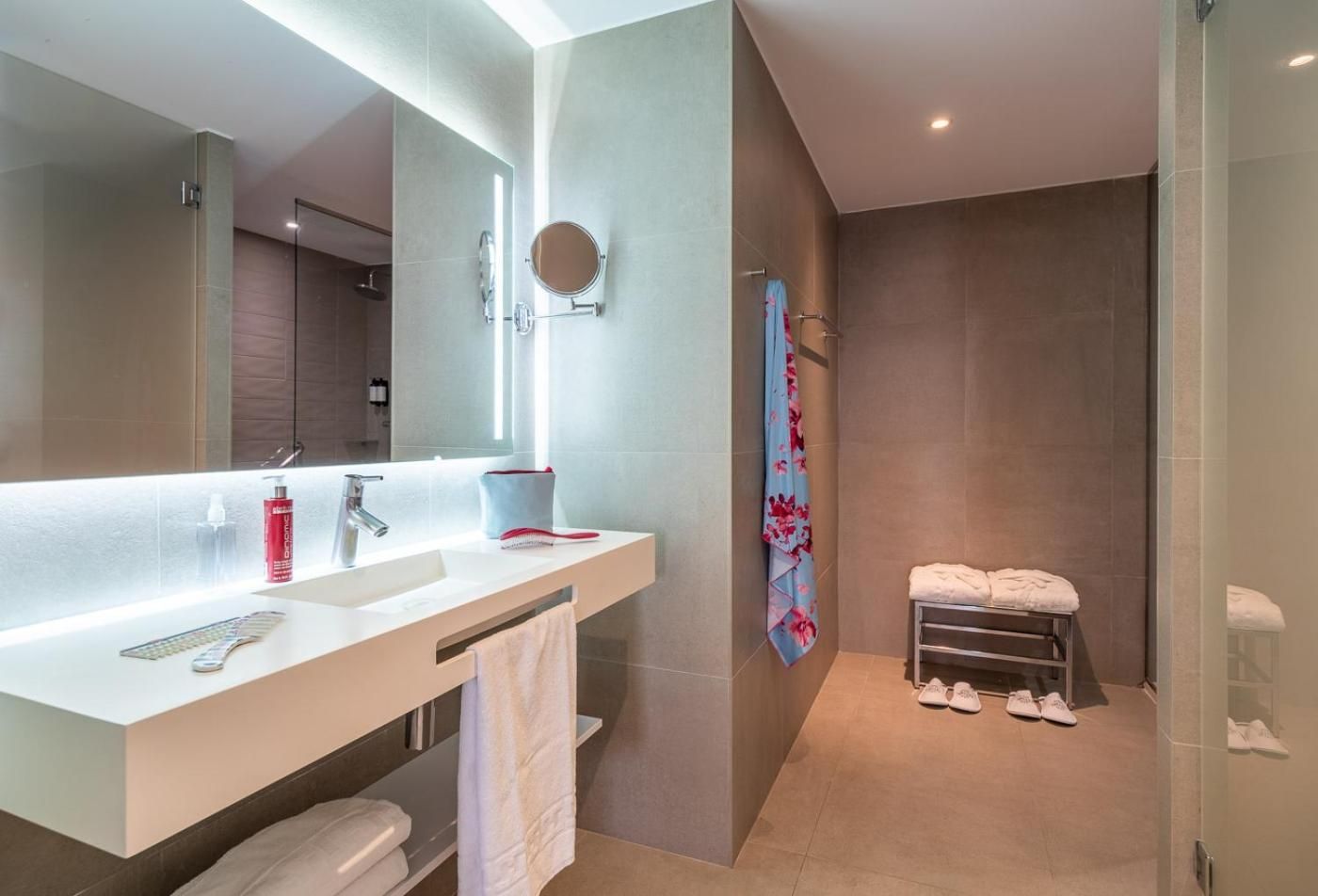 Suite with Sea View (3 Adults)