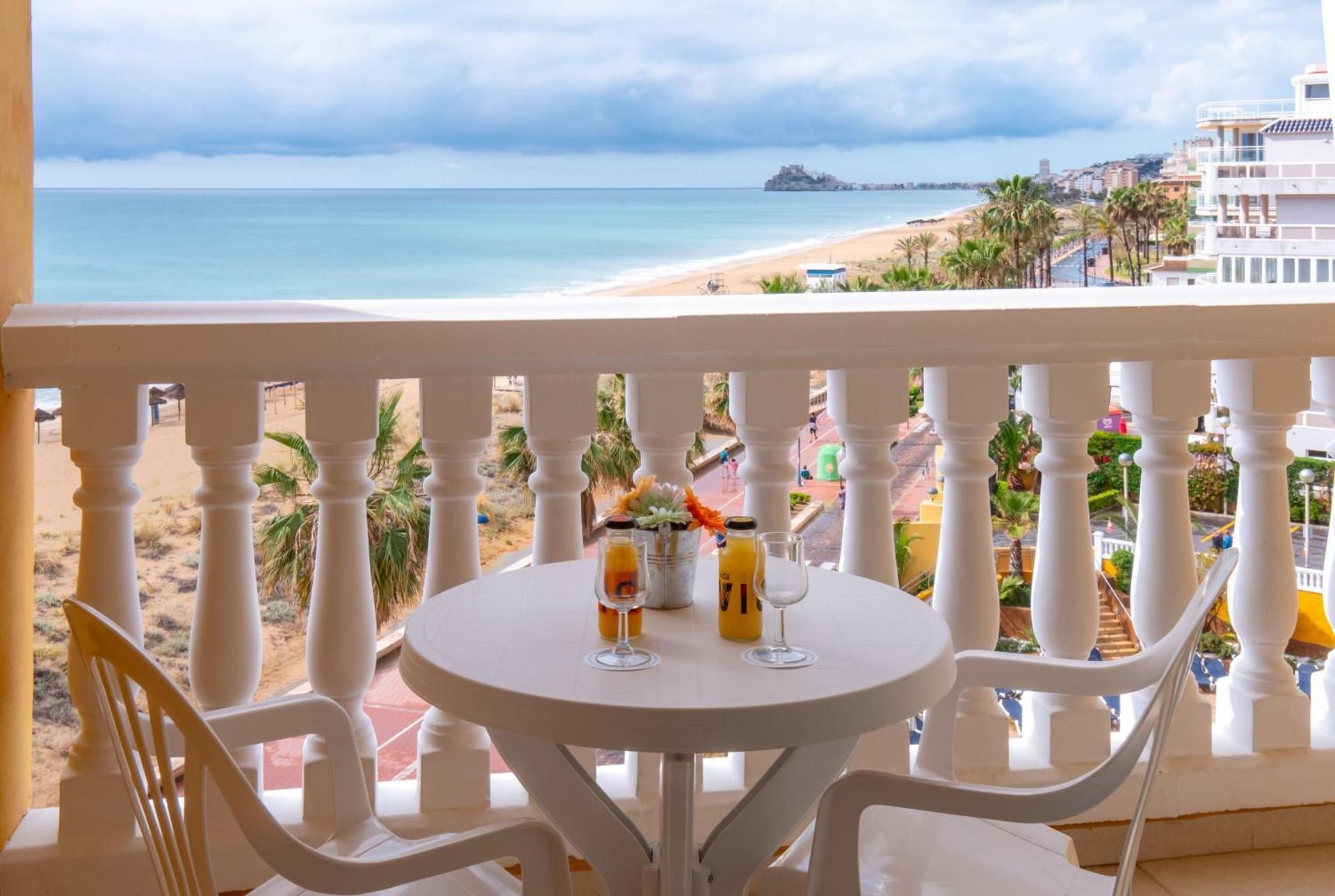 Family Room with Sea View (3 Adults + 1 Child)