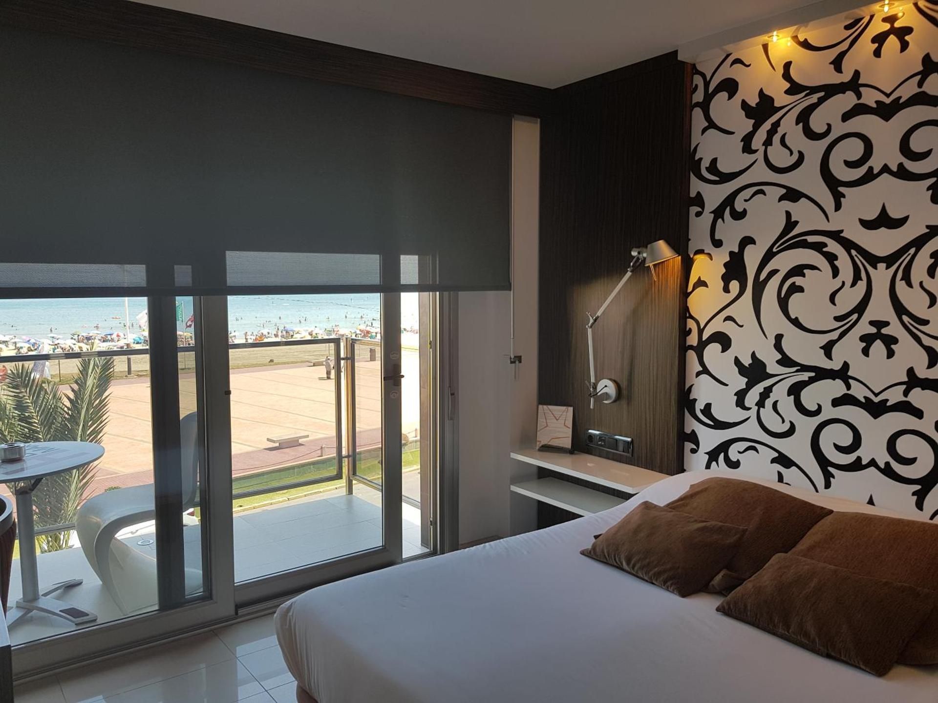 Double or Twin Room with Sea View