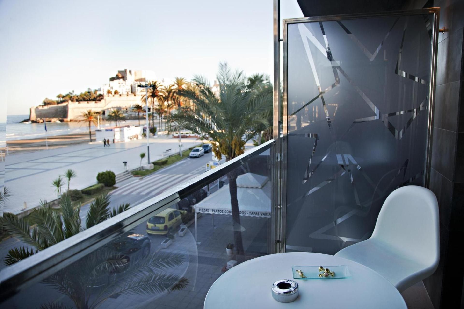 Double or Twin Room with Sea View