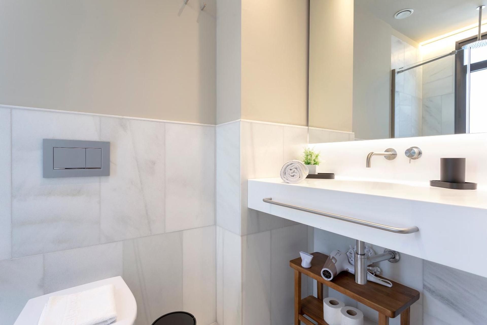 One-Bedroom Apartment with Terrace and private pool