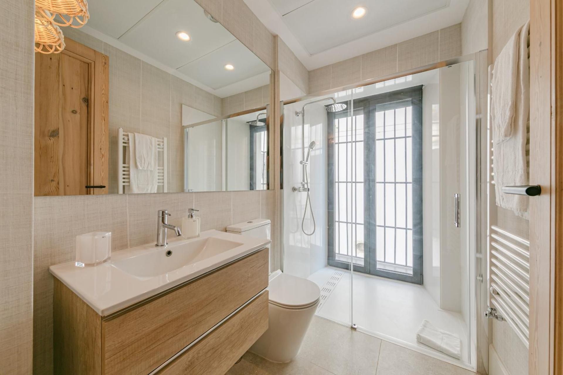 Premium three-bedrooms apartment 