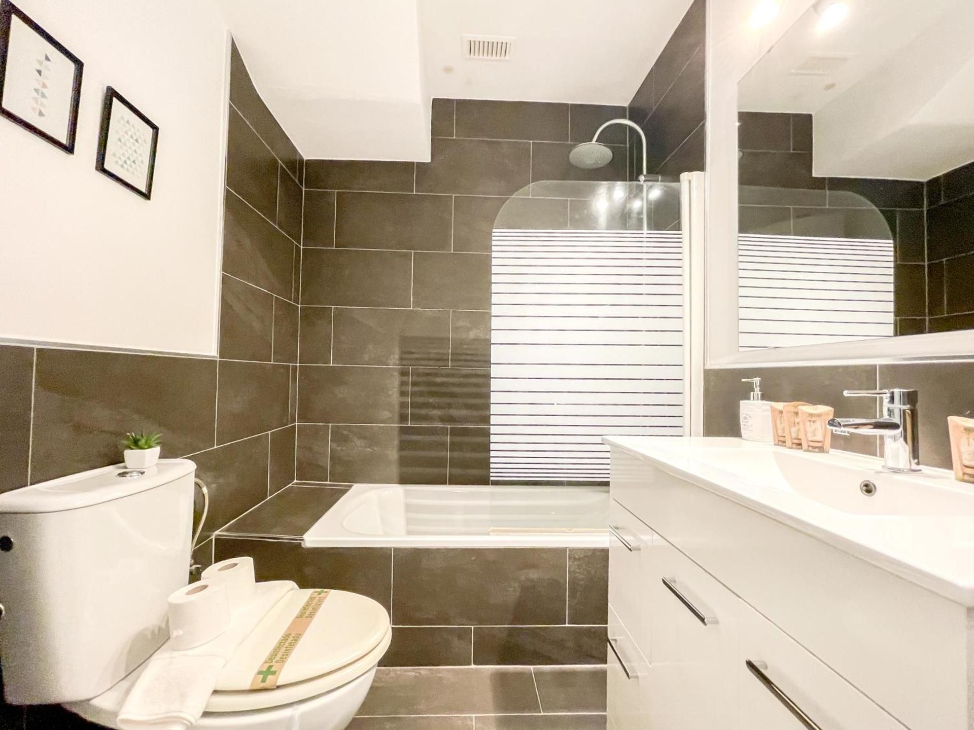 2 Bedroom Penthouse with Private Terrace