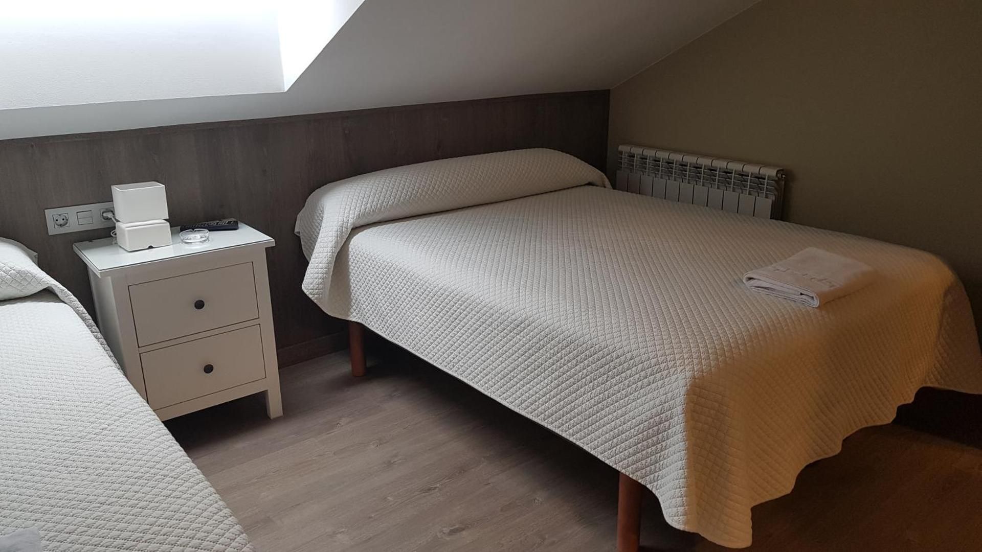 Deluxe Double Room (2 Adults + 1 Child)