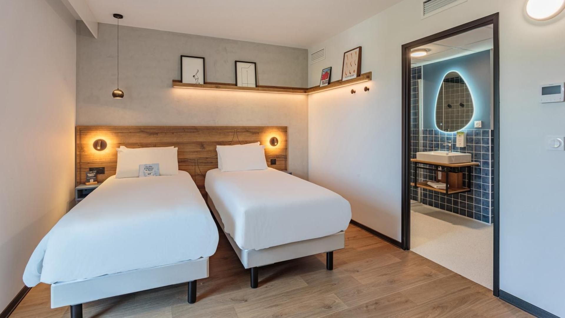 Standard Twin Room