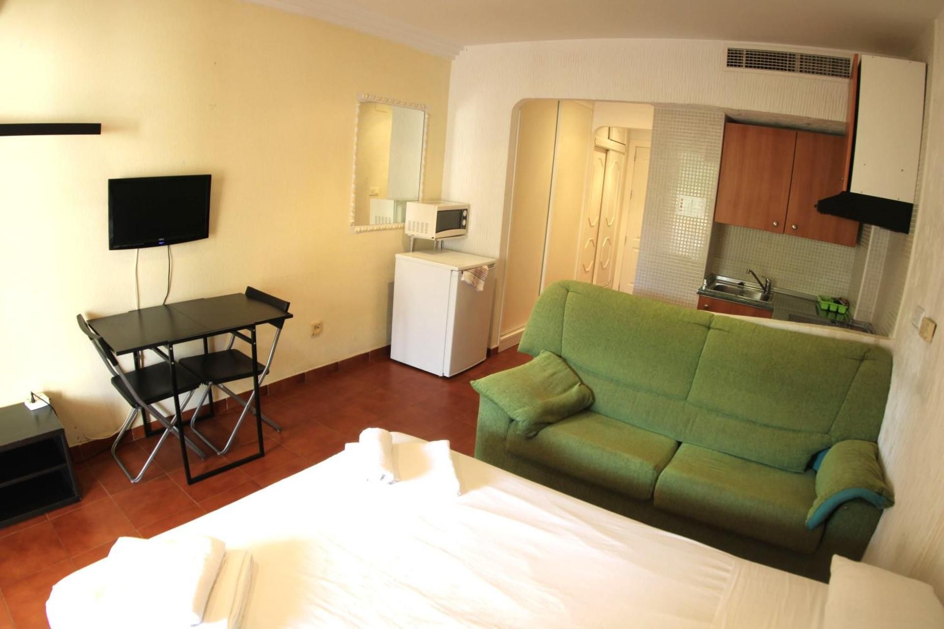 Studio (2 Adults)