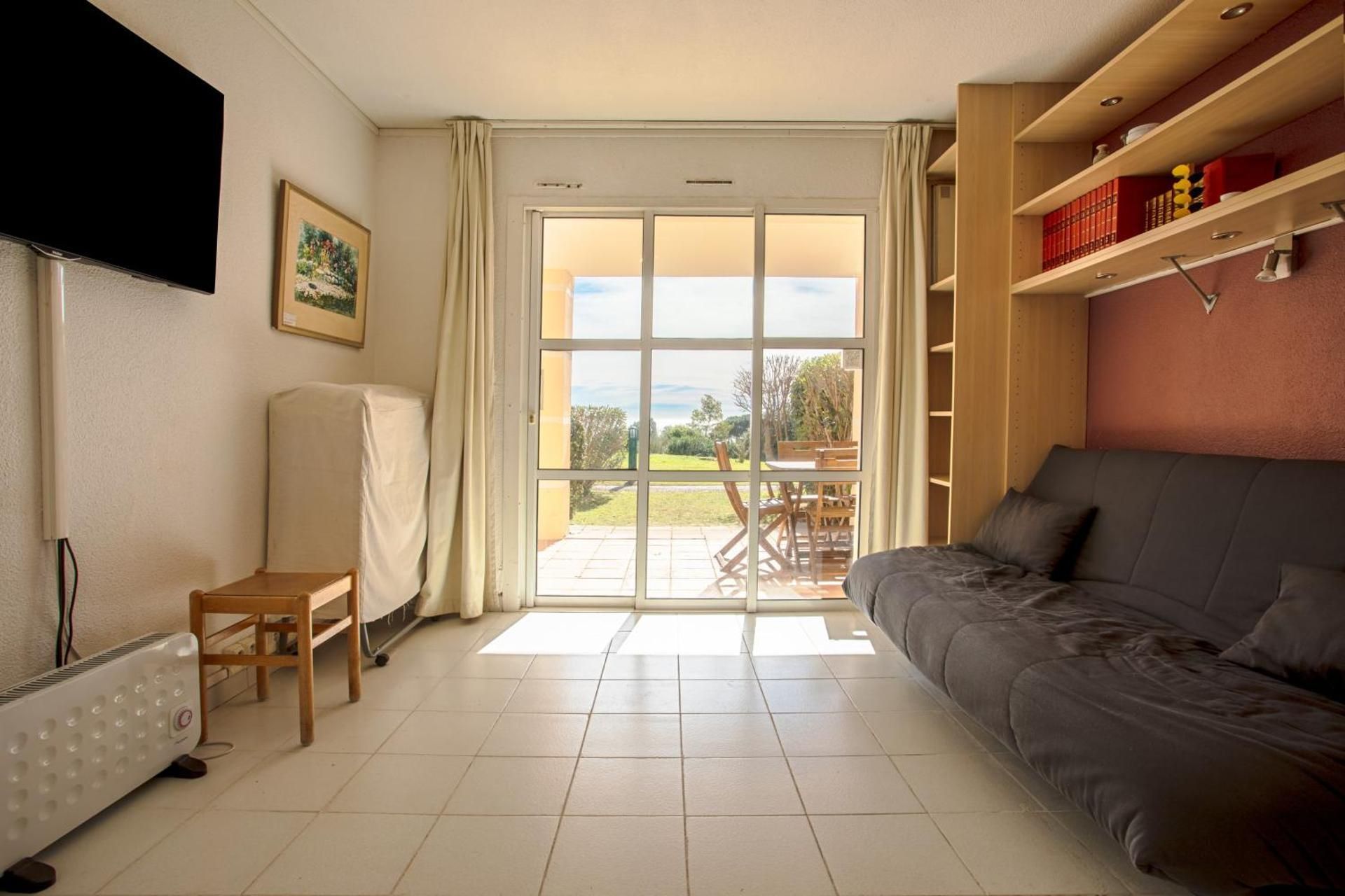 Superior One-Bedroom Apartment