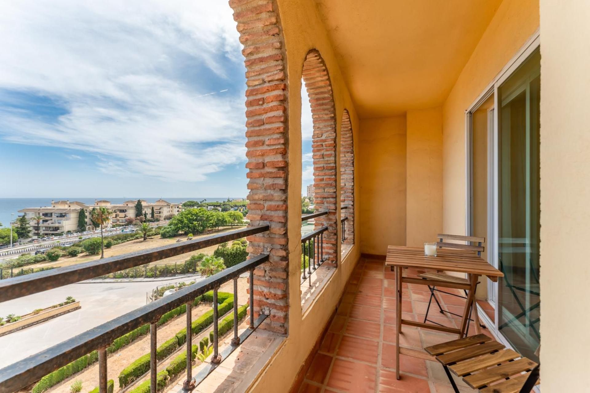 Deluxe One-Bedroom Apartment with Ocean View