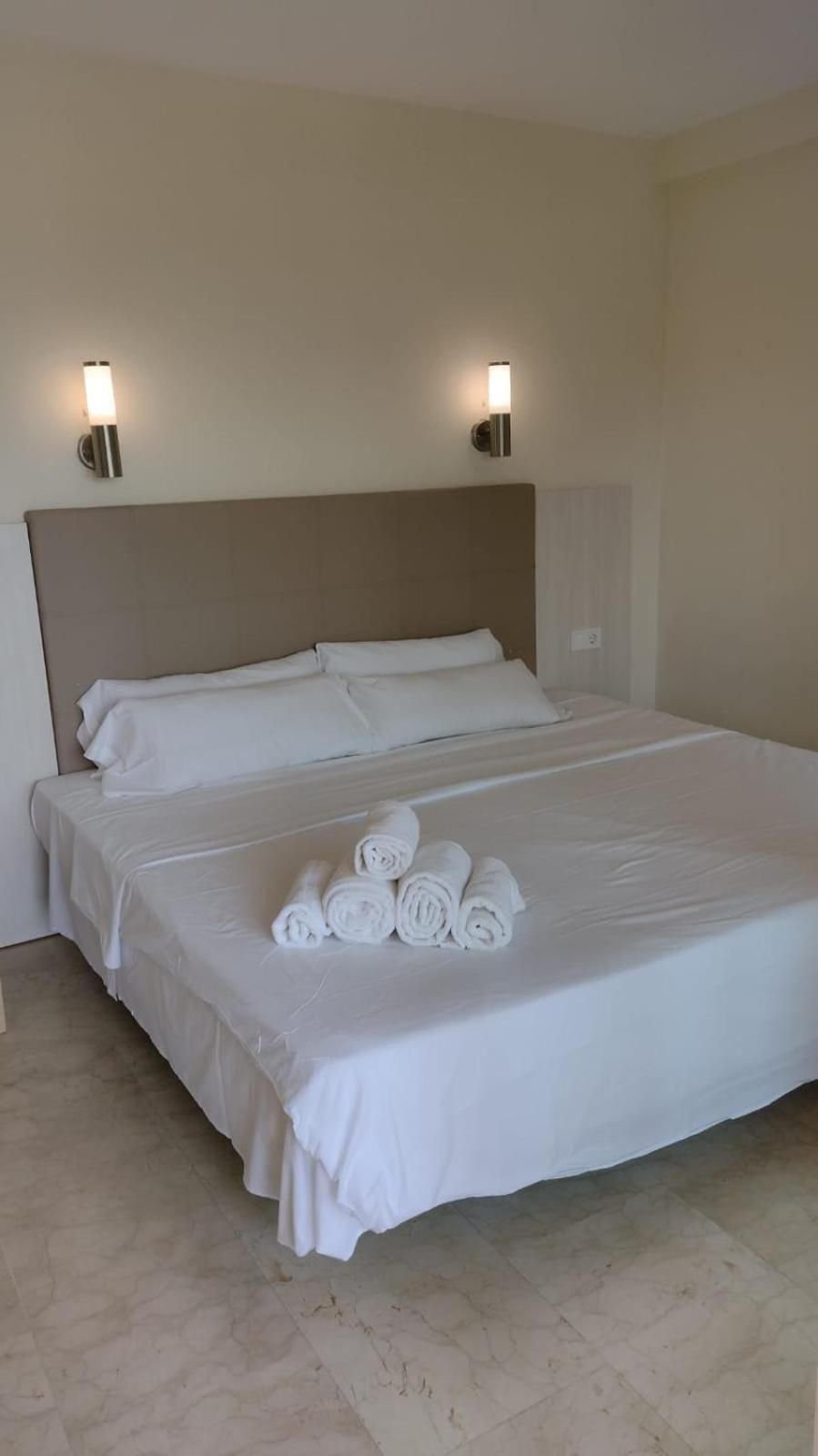 One-Bedroom Apartment with Sea View and Terrace