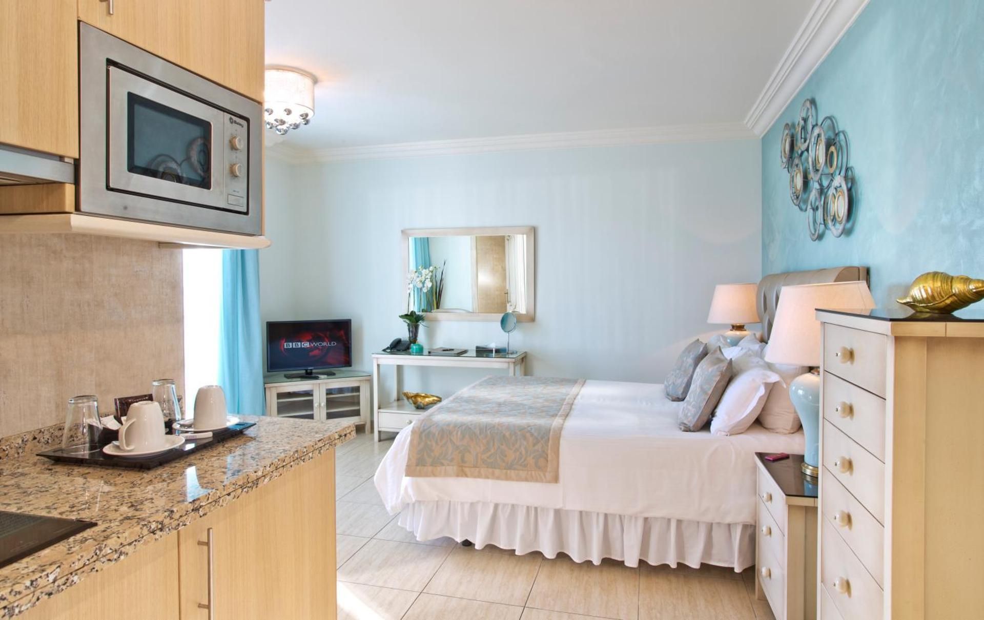 Studio Apartment