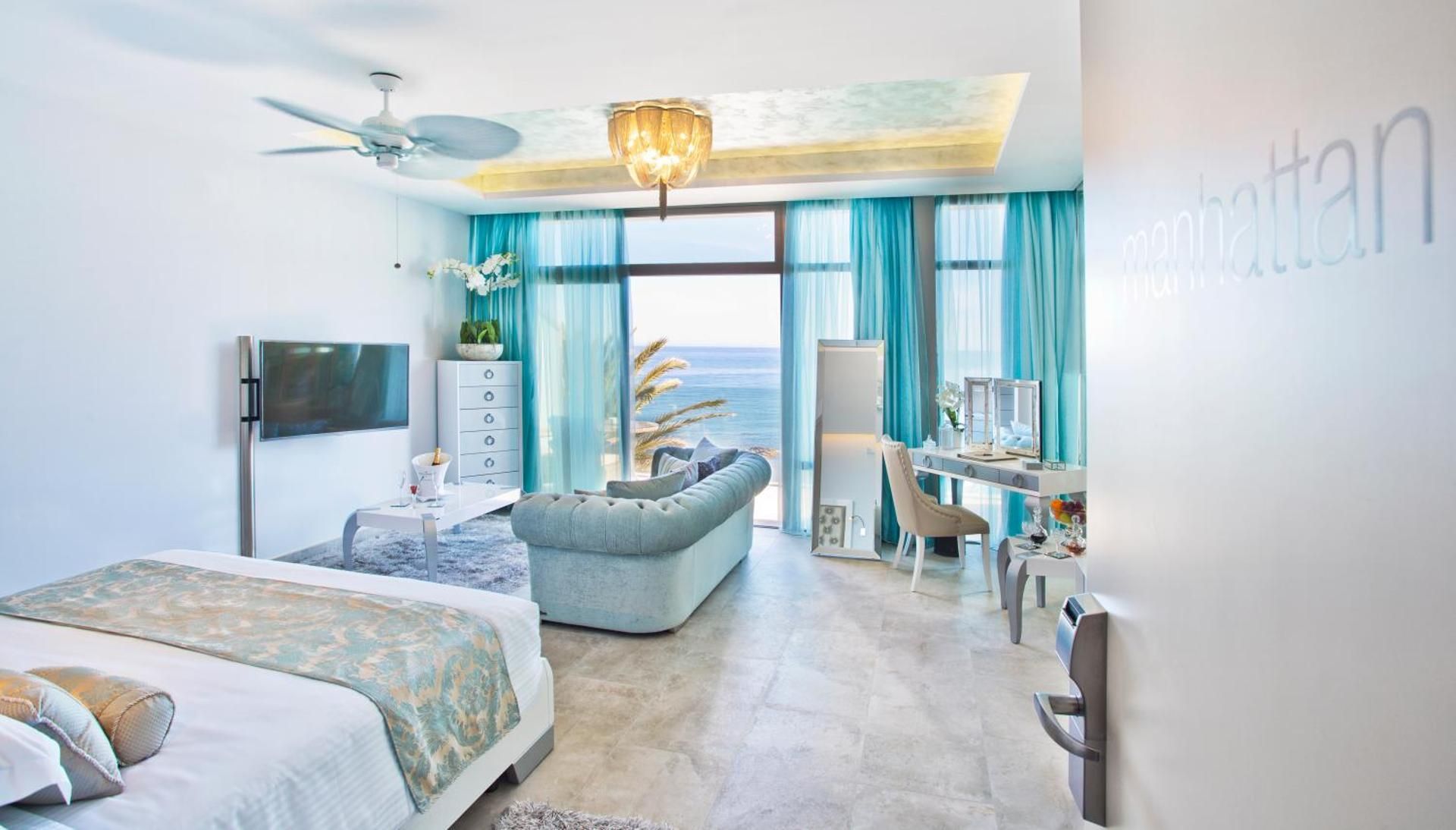 Deluxe Suite with Sea View