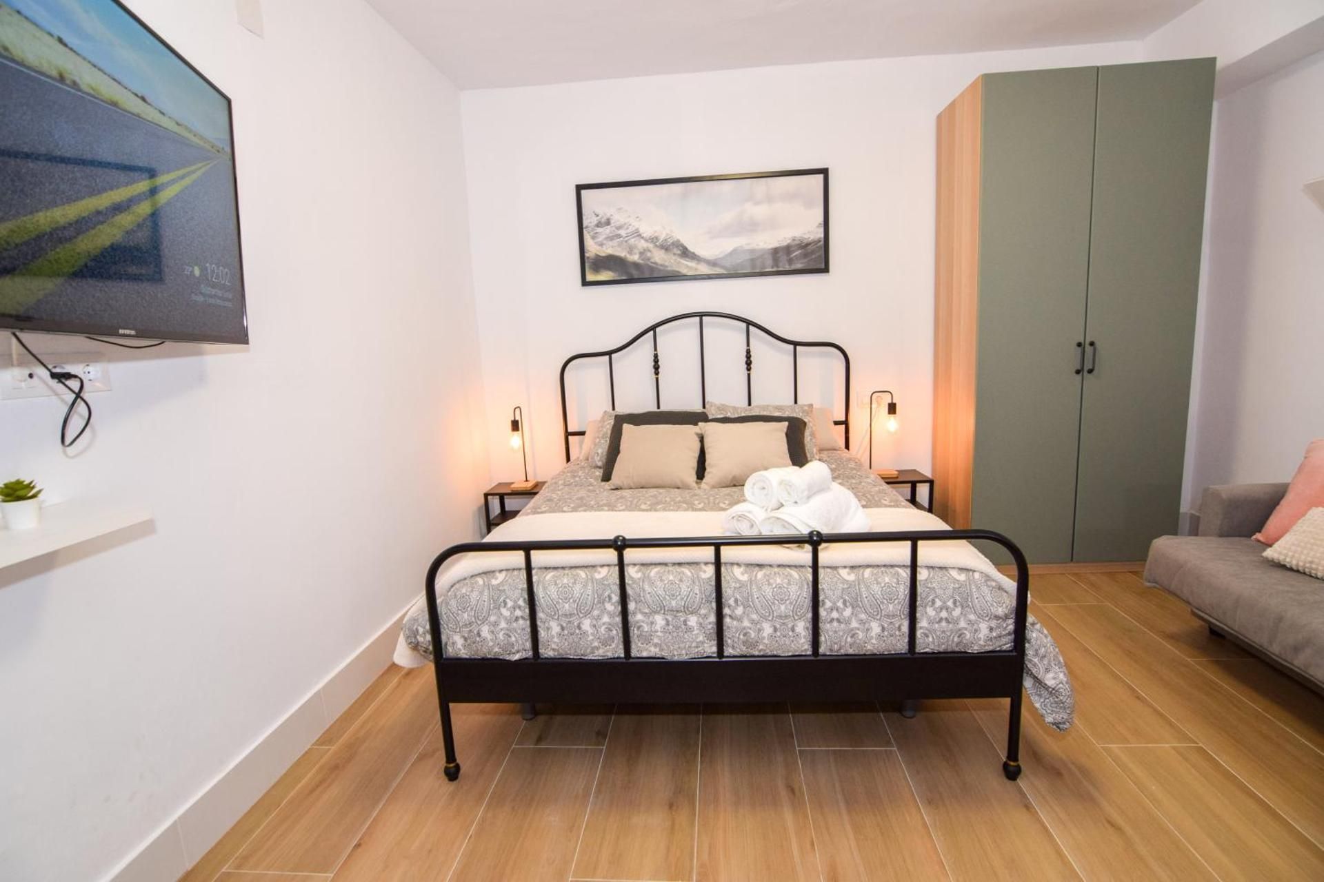 One-Bedroom Apartment