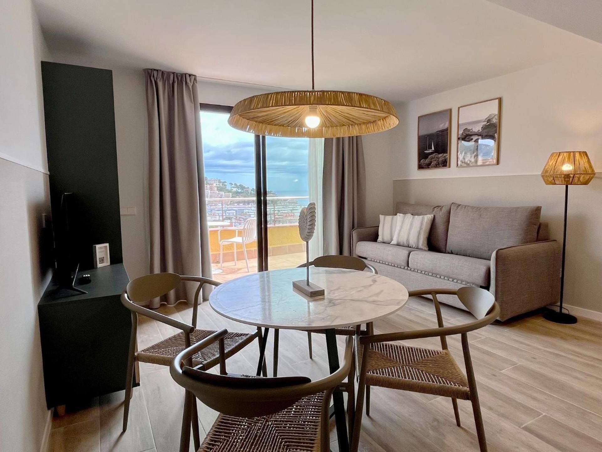 One-Bedroom Premium Apartment Terrace with Ocean View