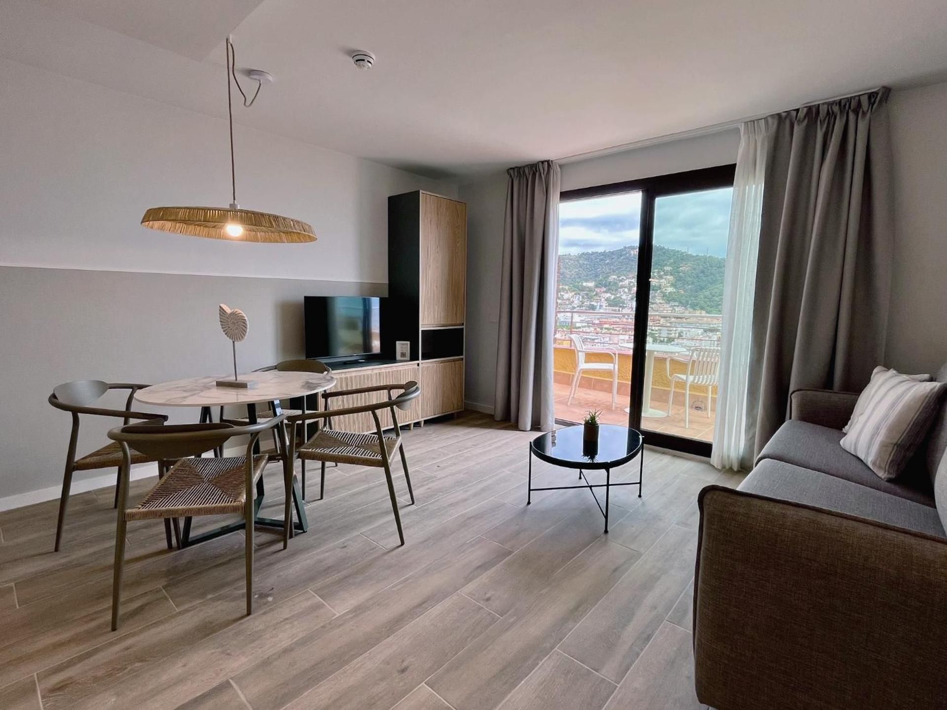 One-Bedroom Premium Apartment Terrace with Ocean View