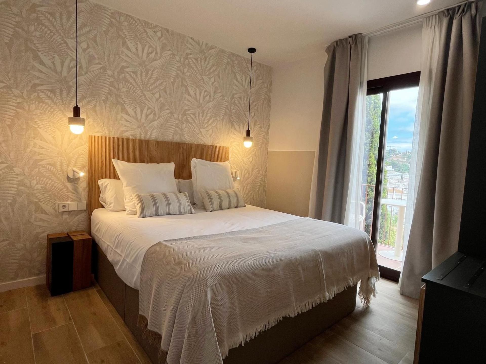 Two-Bedroom Apartment with Terrace and Sea View