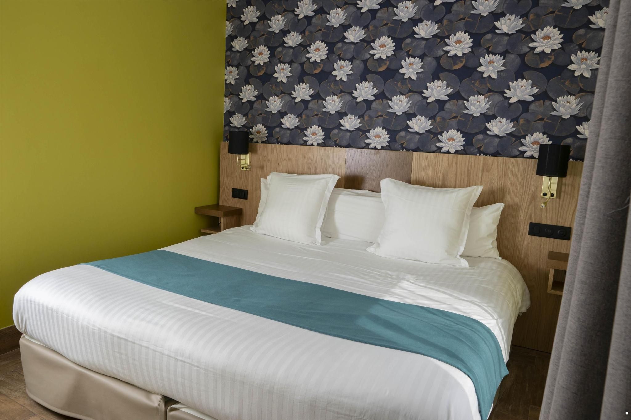 1 Double Bed, Non-Smoking, Standard Room, Courtesy Tray