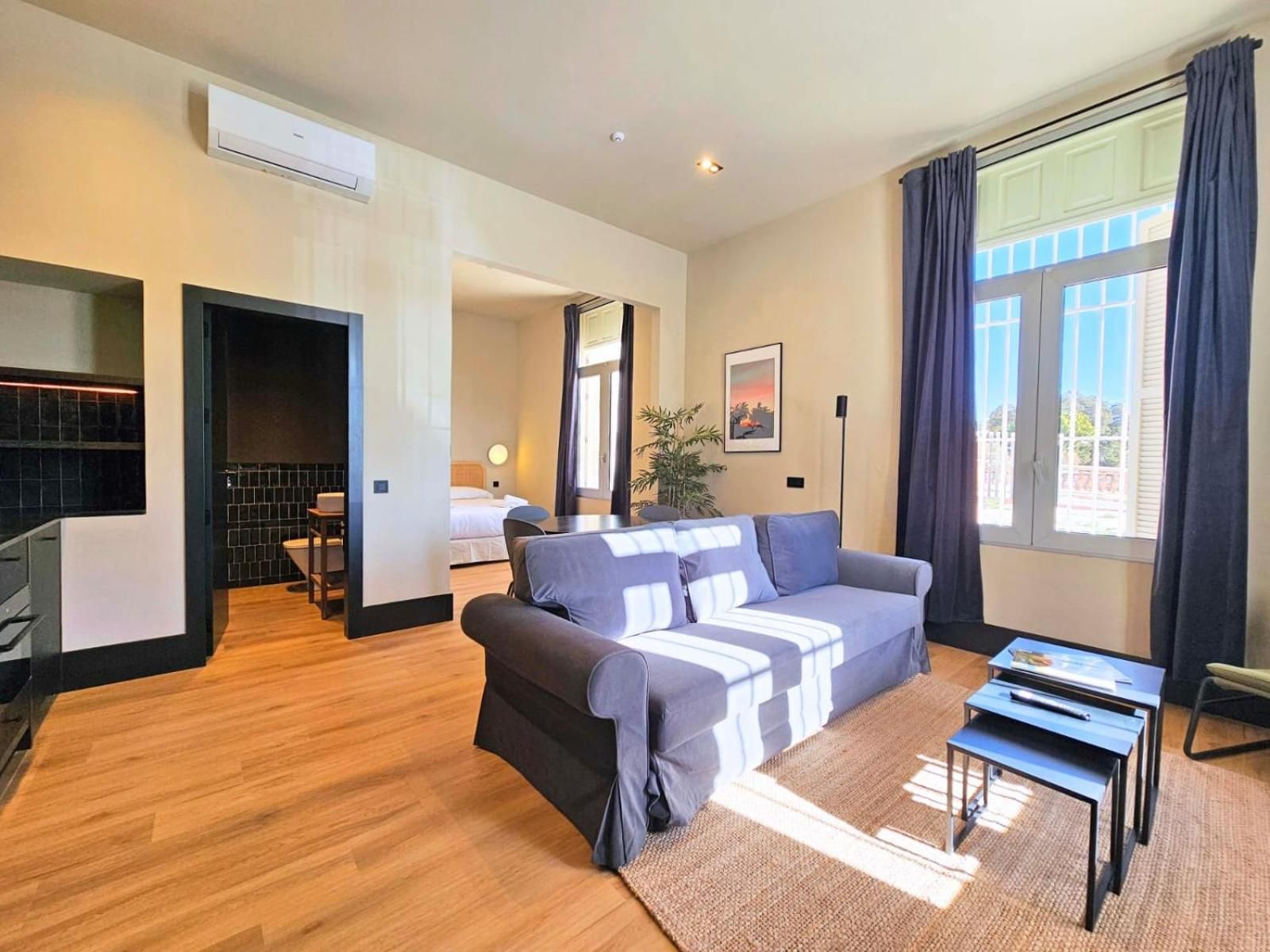 One-Bedroom Deluxe Apartment