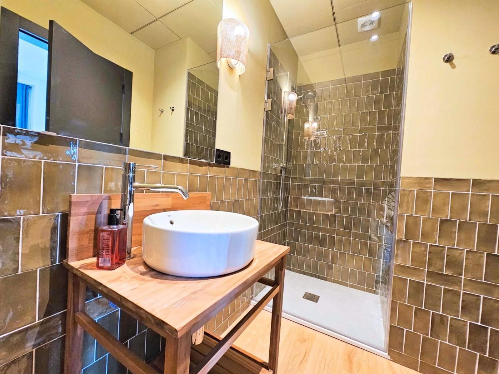 One-Bedroom Deluxe Apartment