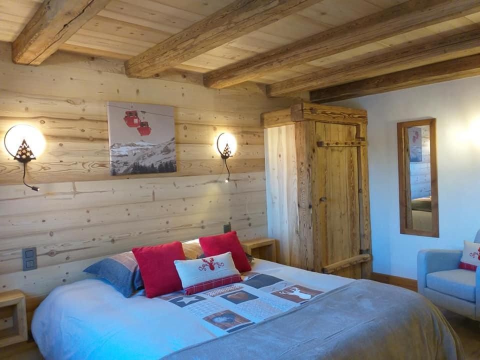 Suite with Mountain View