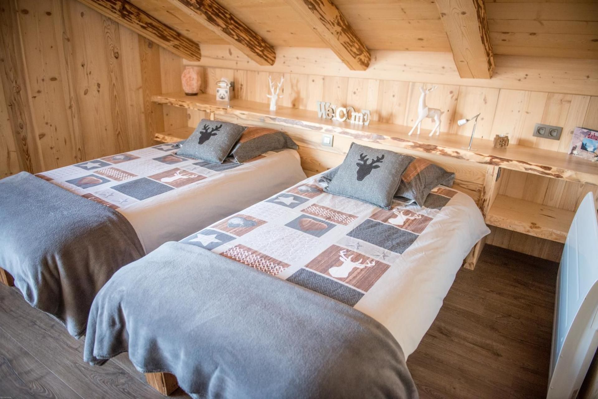 Double or Twin Room with Mountain View