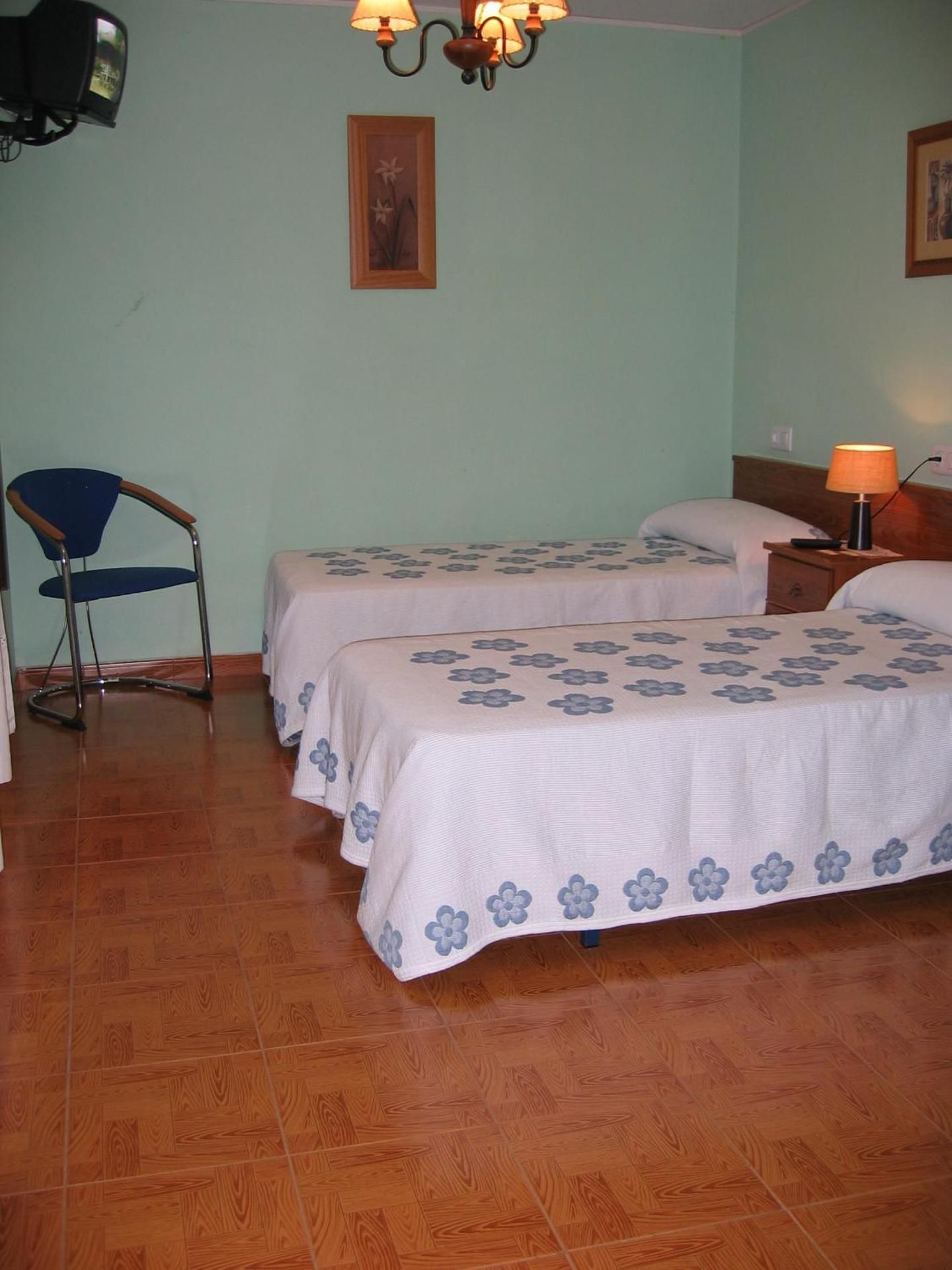 Standard Queen Room