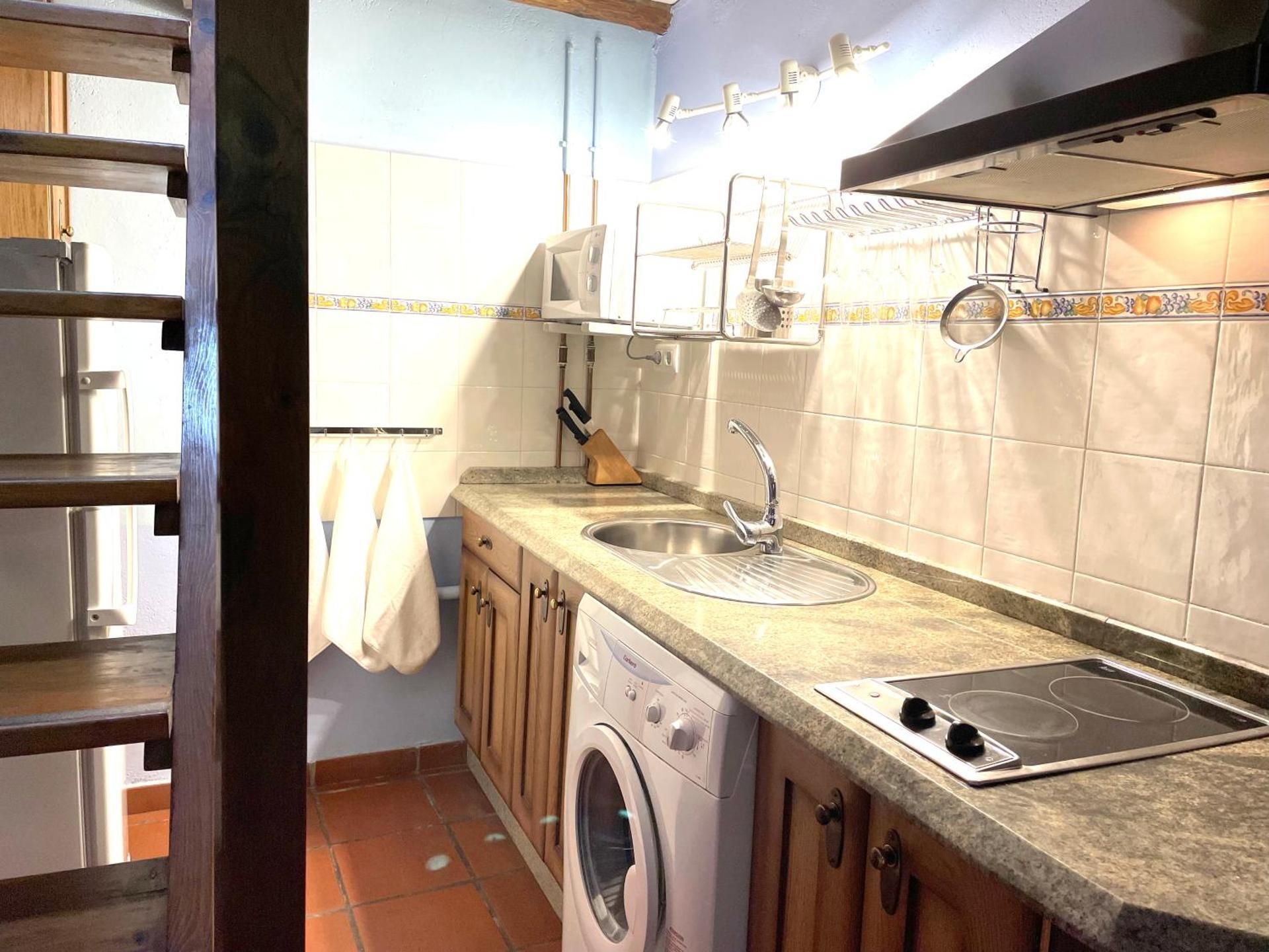 One-Bedroom Apartment (2 Adults + 2 Children)