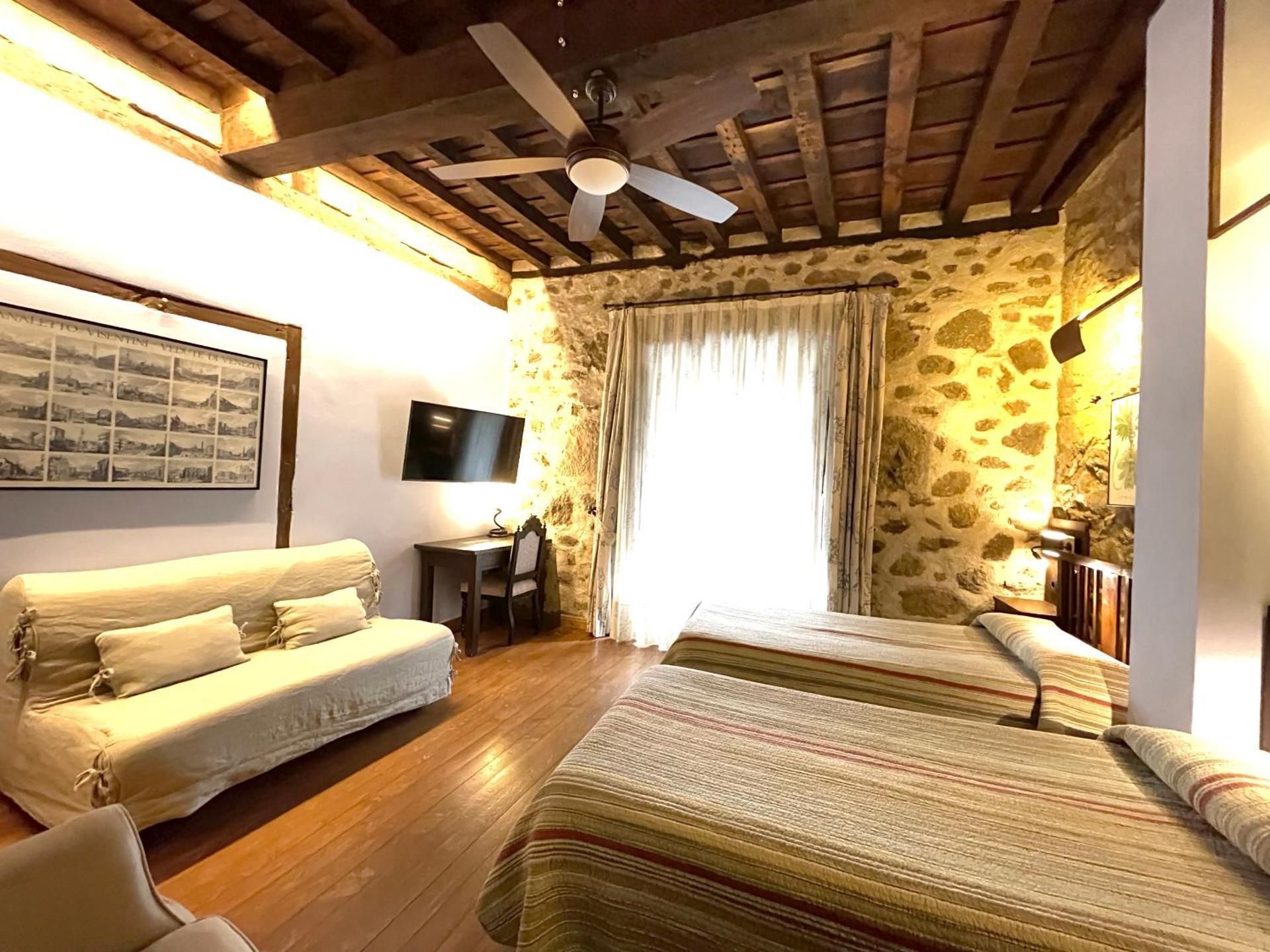 Twin Room with Balcony