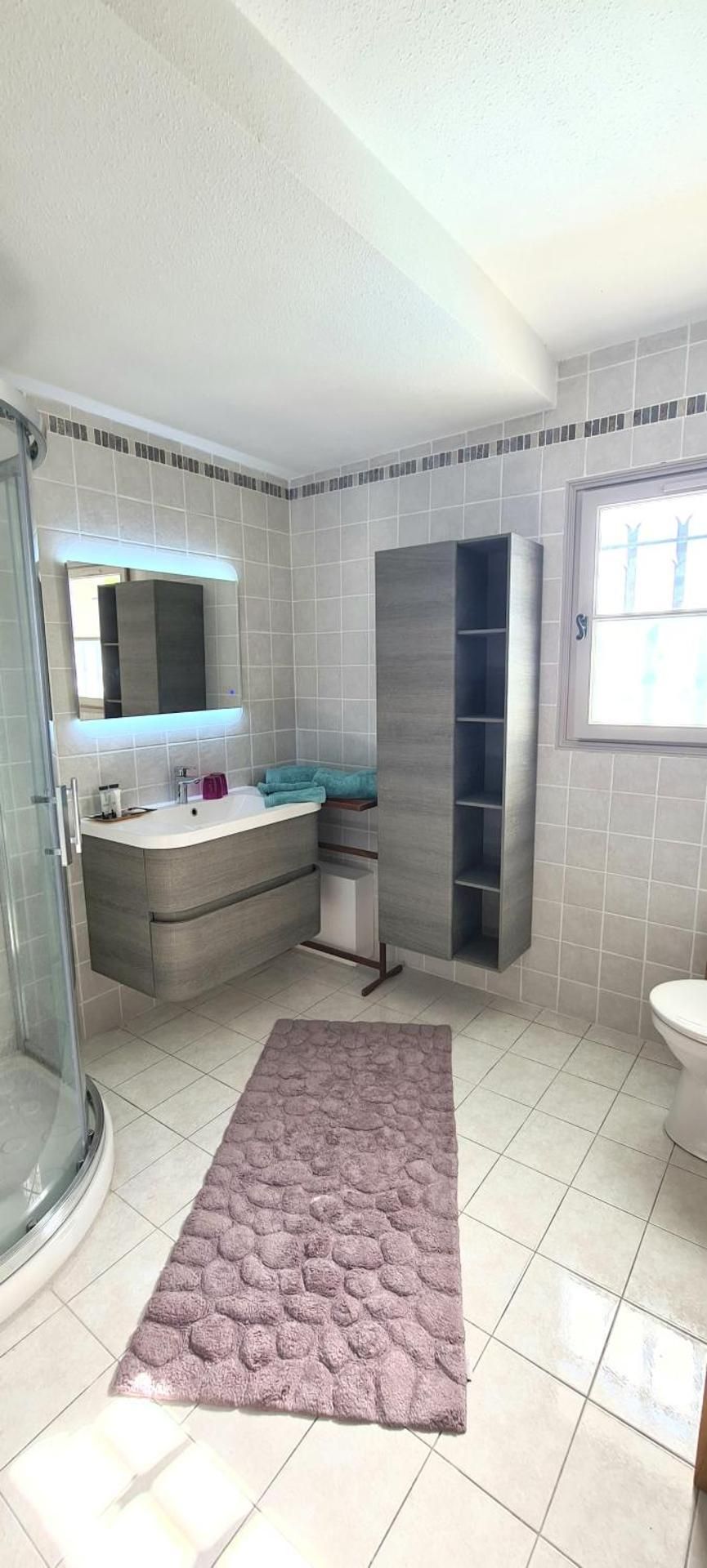 Queen Suite