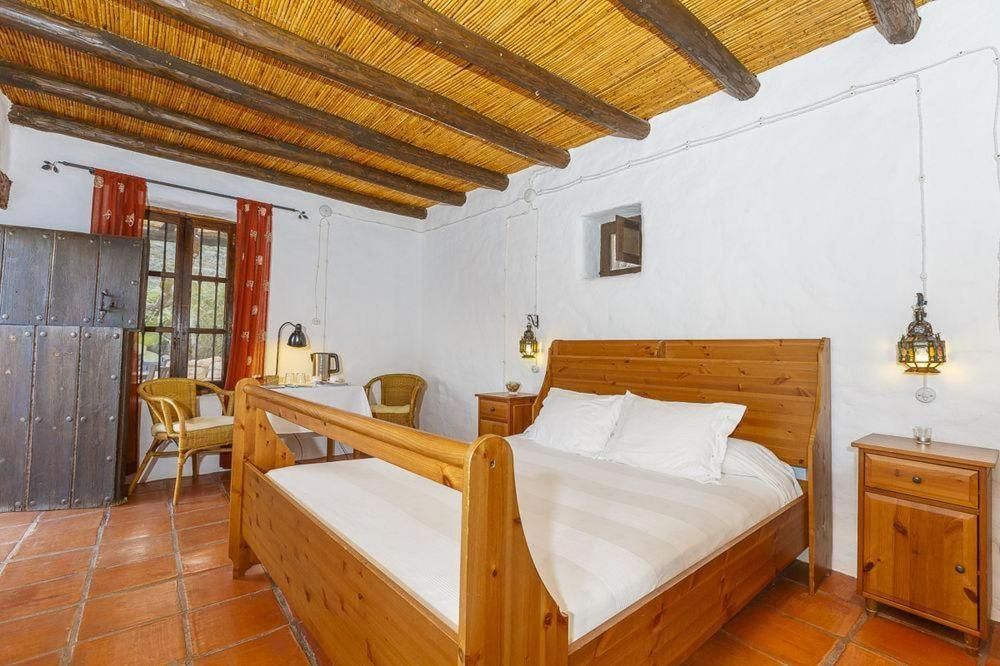 One-Bedroom Apartment with Balcony and Mountain View