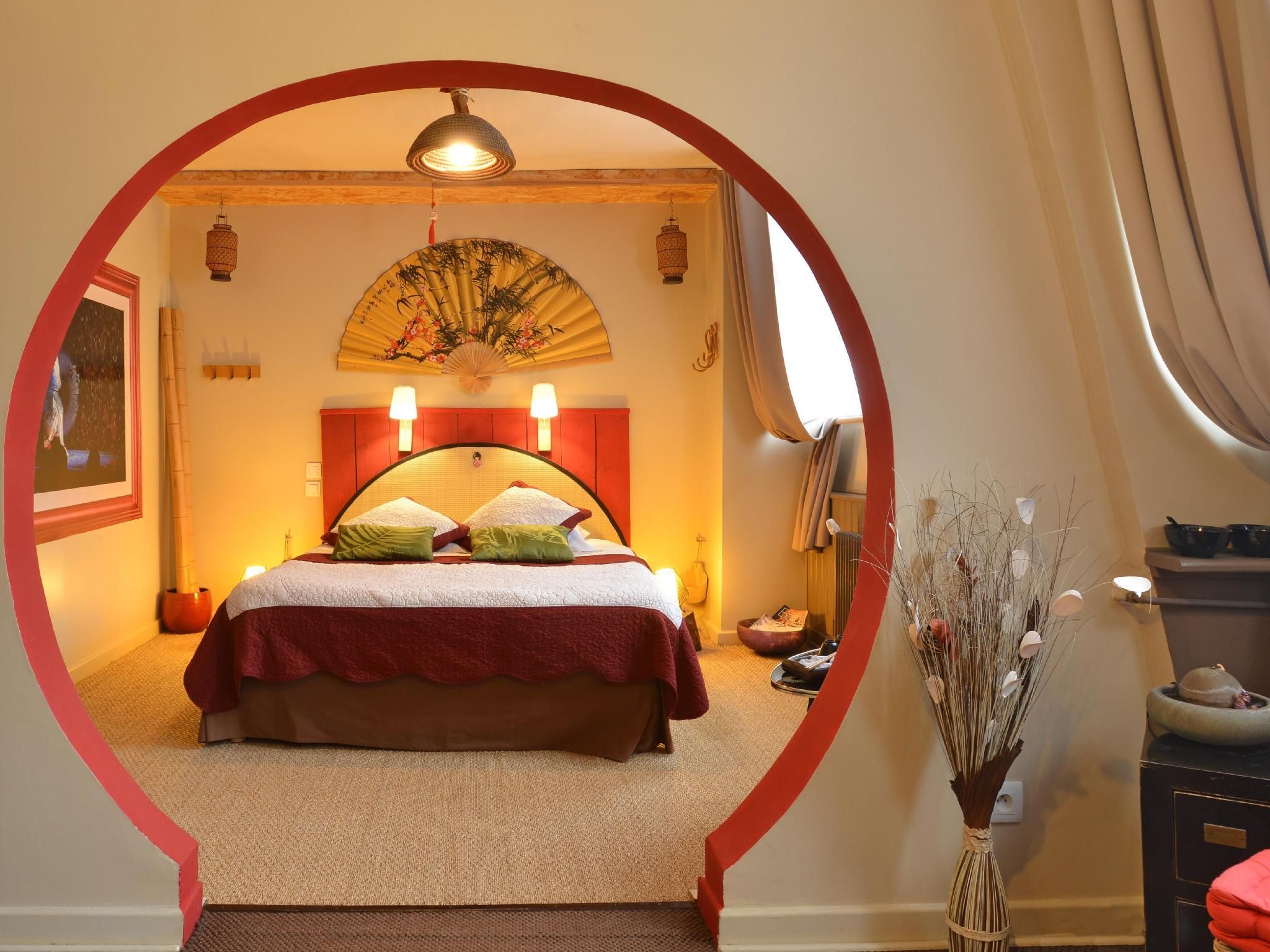 Suite-Sayuri-Deluxe-Ensuite with Shower-Garden View