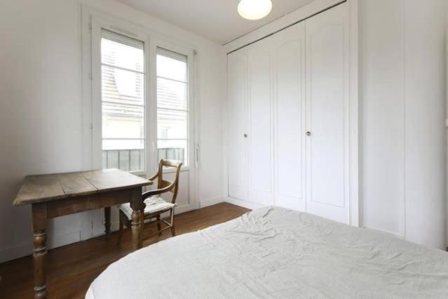 One-Bedroom Apartment with Balcony