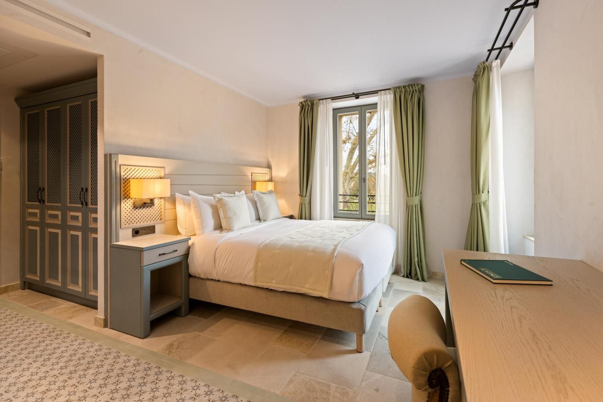 Superior Queen Room