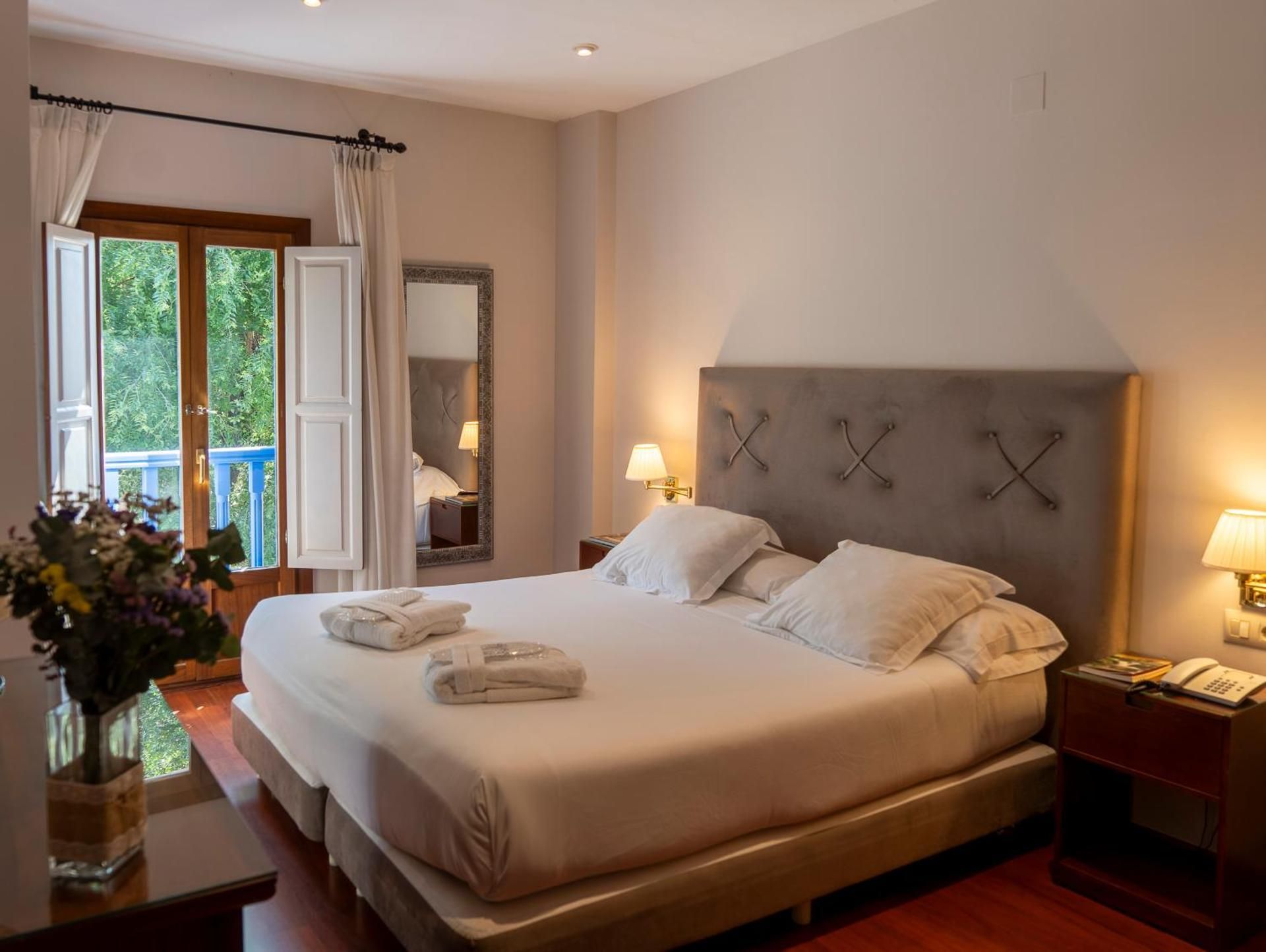 Double Room with Castle and Mountain View and Spa Access