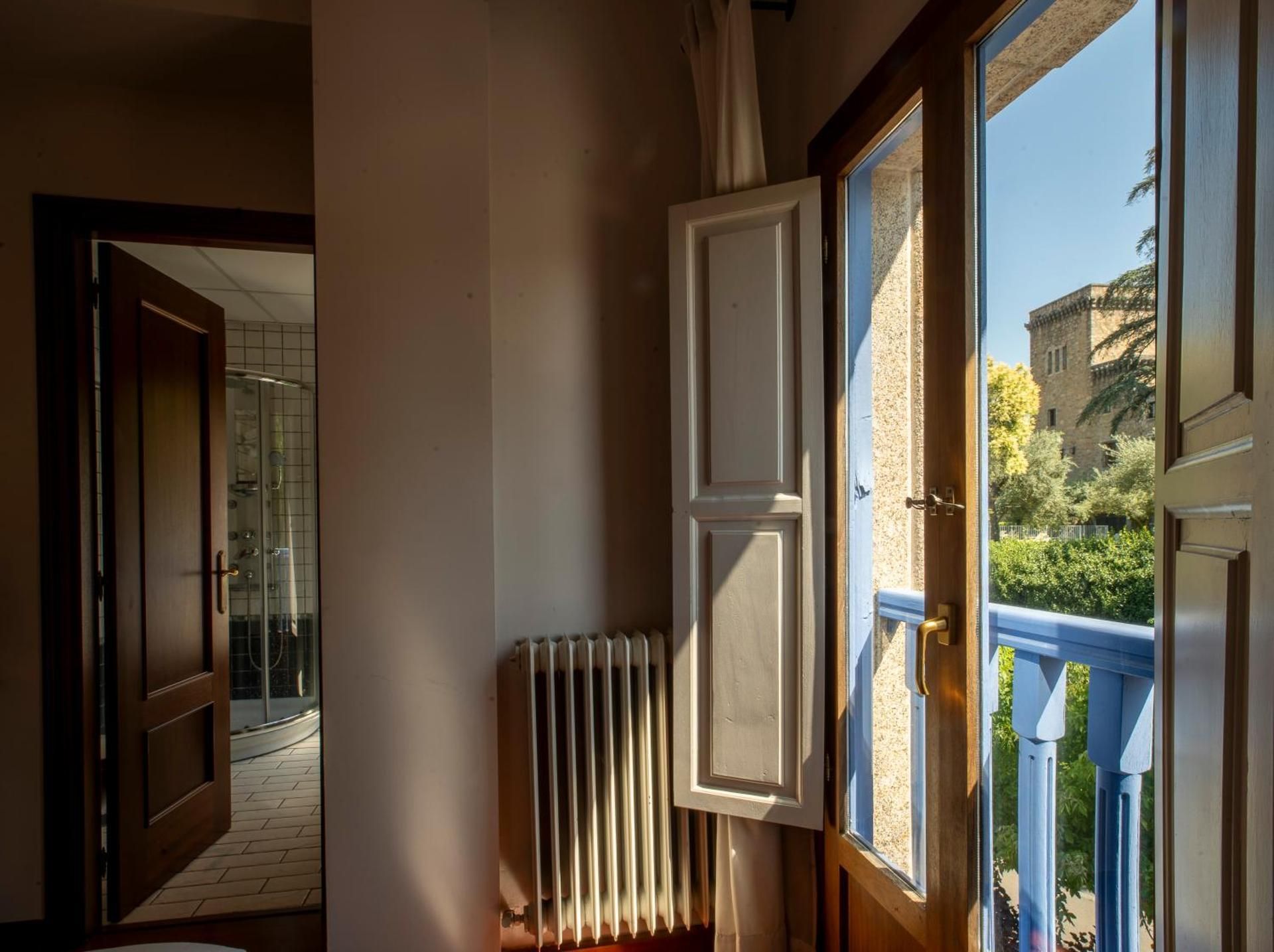 Double Room with Castle and Mountain View and Spa Access